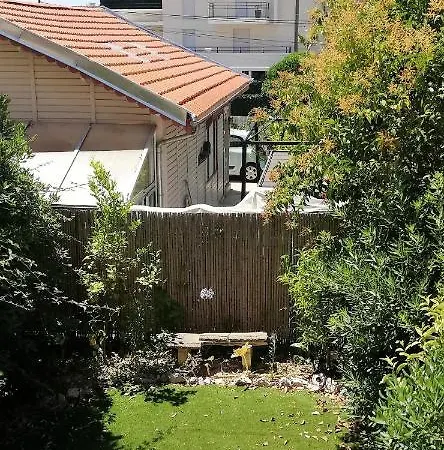 Les Pins A 5 Mn A Pied Du Bord De Apartment *