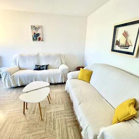 Les Pins A 5 Mn A Pied Du Bord De Cagnes-sur-Mer